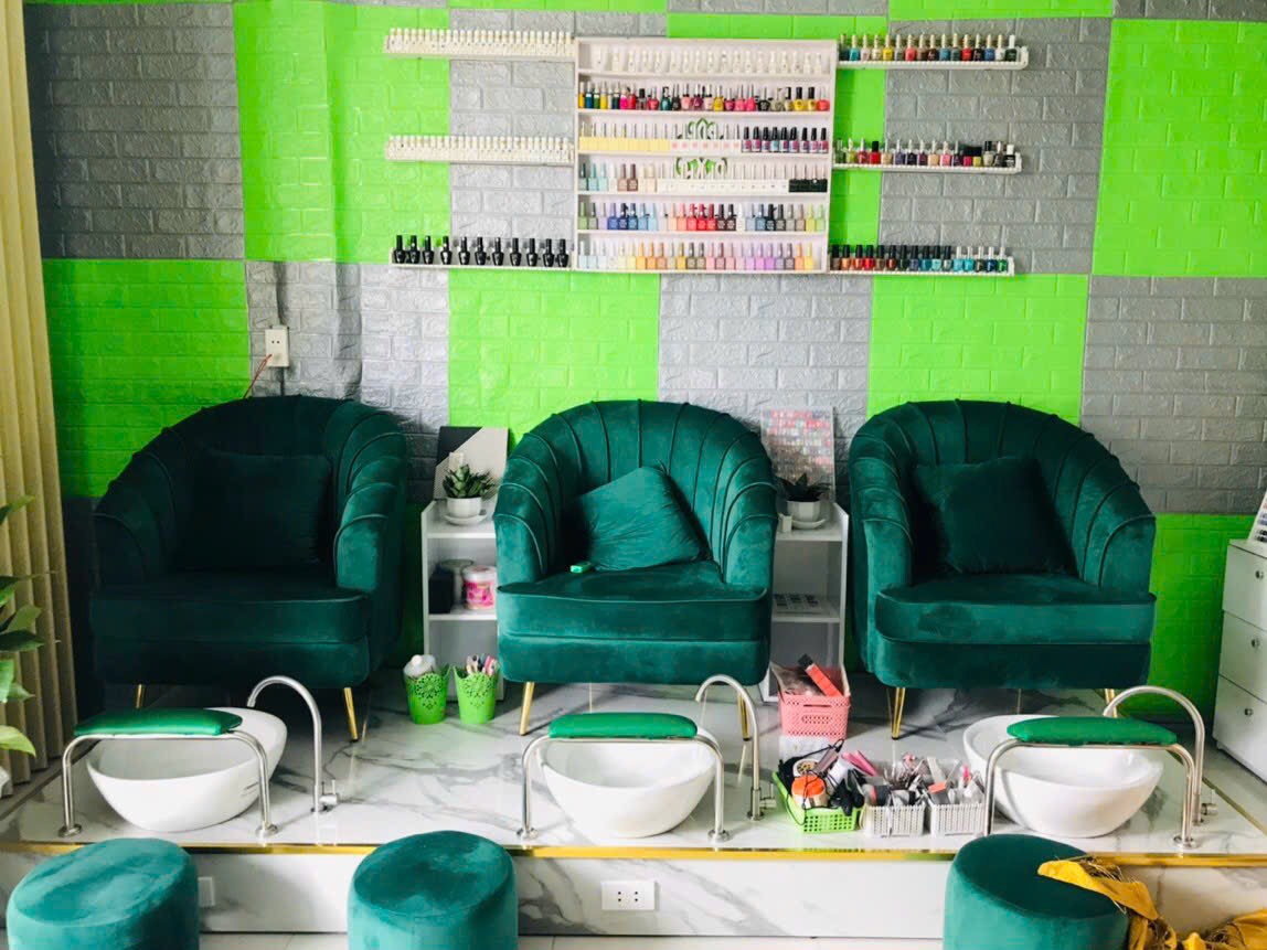 SANG NỘI THẤT TIỆM NAIL TẠI 130A10 ĐƯỜNG TRƯƠNG ĐỊNH, PHƯỜNG SÁU, BẾN TRE