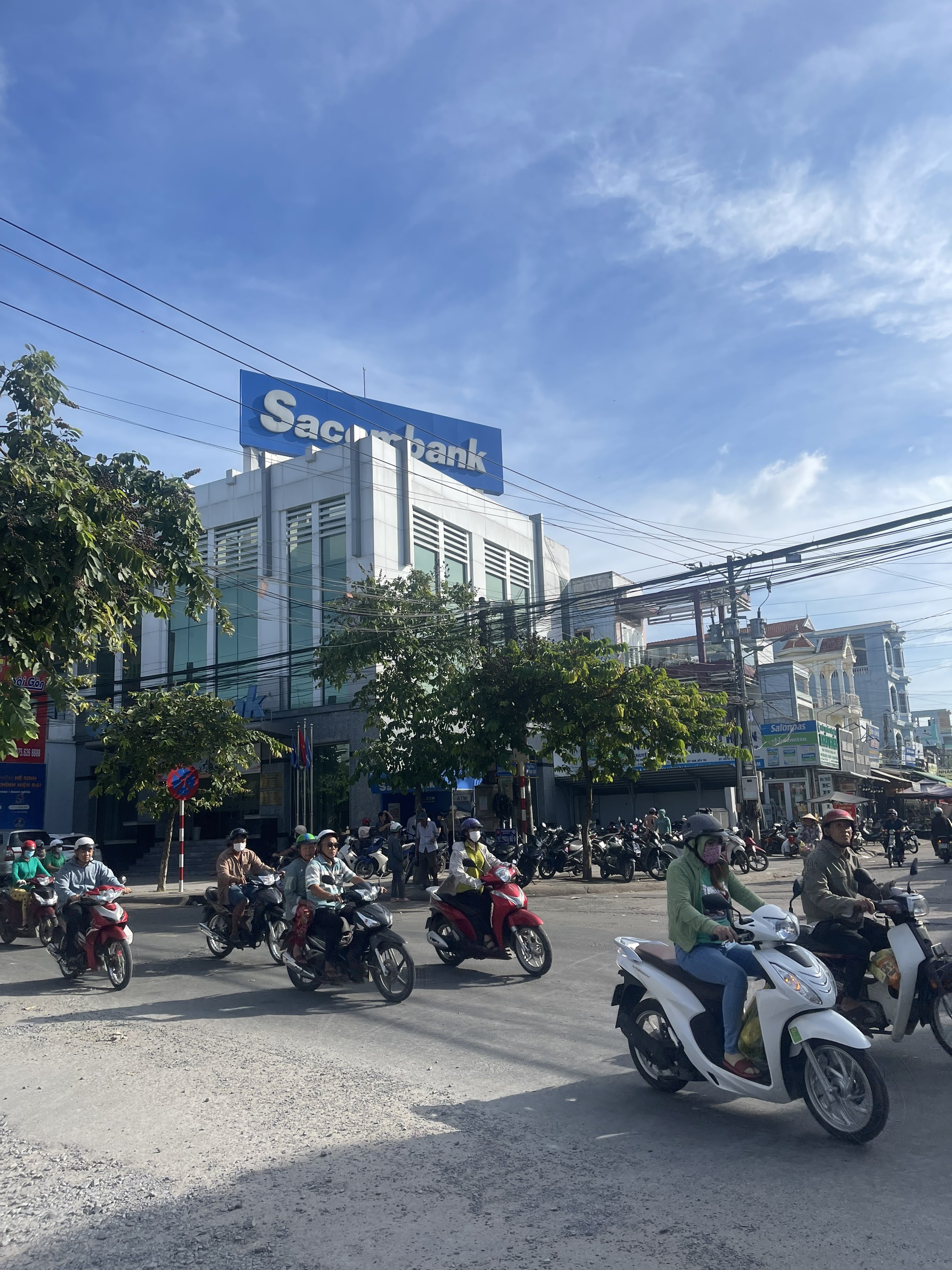 NỀN THỔ CƯ DỰ ÁN ĐỒNG KHỞI CENTRAL GẦN ỦY BAN MỎ CÀY NAM BẾN TRE